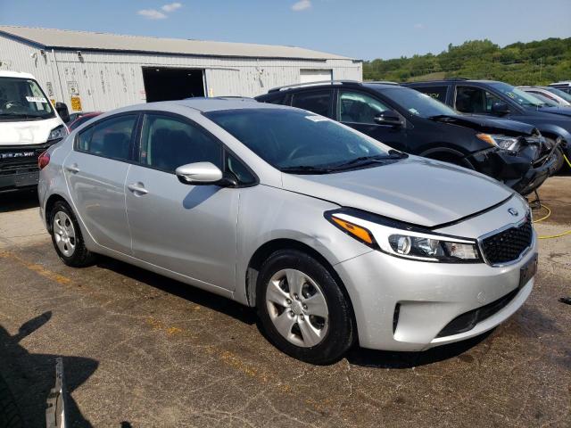 VIN 3KPFK4A72HE062820 2017 KIA Forte, LX no.4