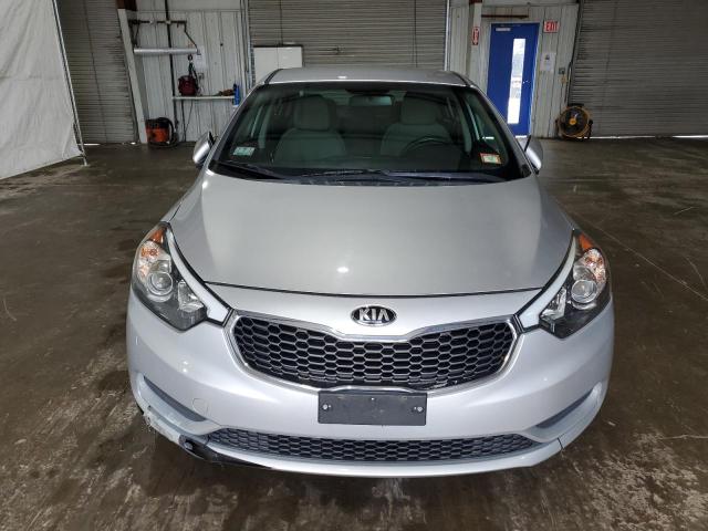 VIN KNAFK4A62G5527353 2016 KIA Forte, LX no.5