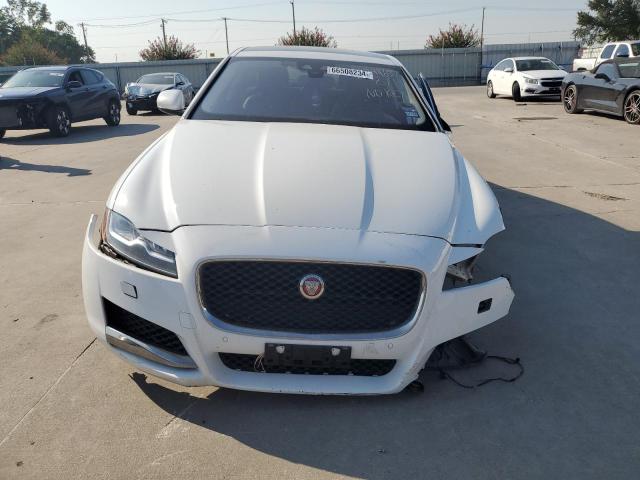 VIN SAJBD4BVXGCY07777 2016 Jaguar XF, Premium no.5