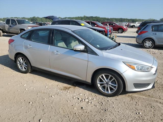 VIN 1FADP3F2XGL249685 2016 Ford Focus, SE no.4