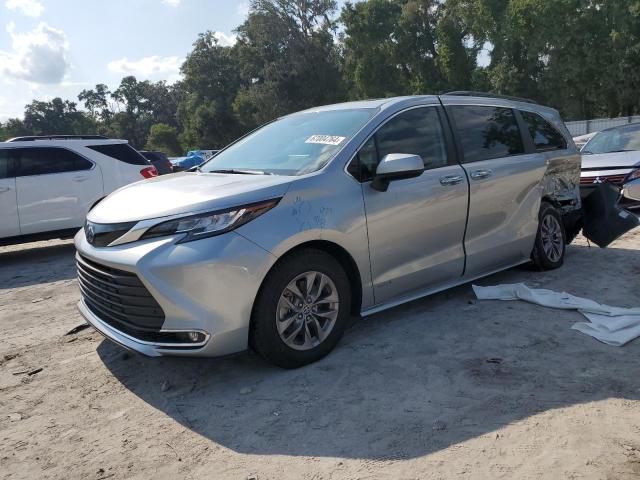 2021 TOYOTA SIENNA XLE - 5TDYRKECXMS004390