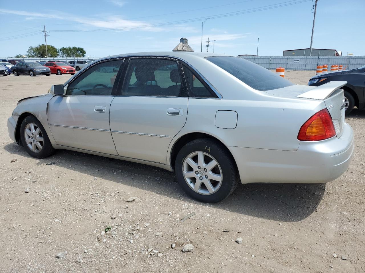 Lot #2792193758 2002 TOYOTA AVALON XL