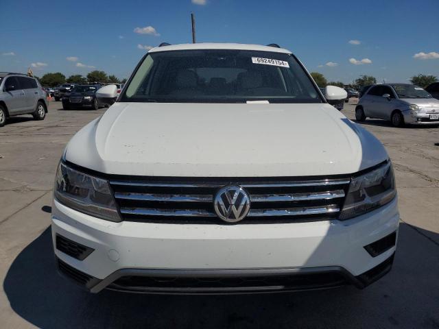 2018 VOLKSWAGEN TIGUAN SE - 3VV2B7AX7JM113676