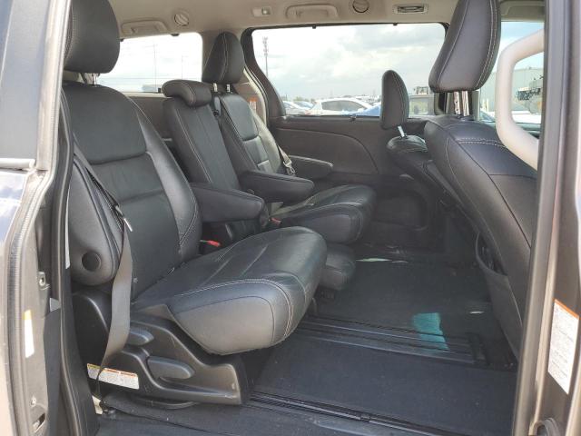 2017 TOYOTA SIENNA SE 5TDXZ3DC1HS802818
