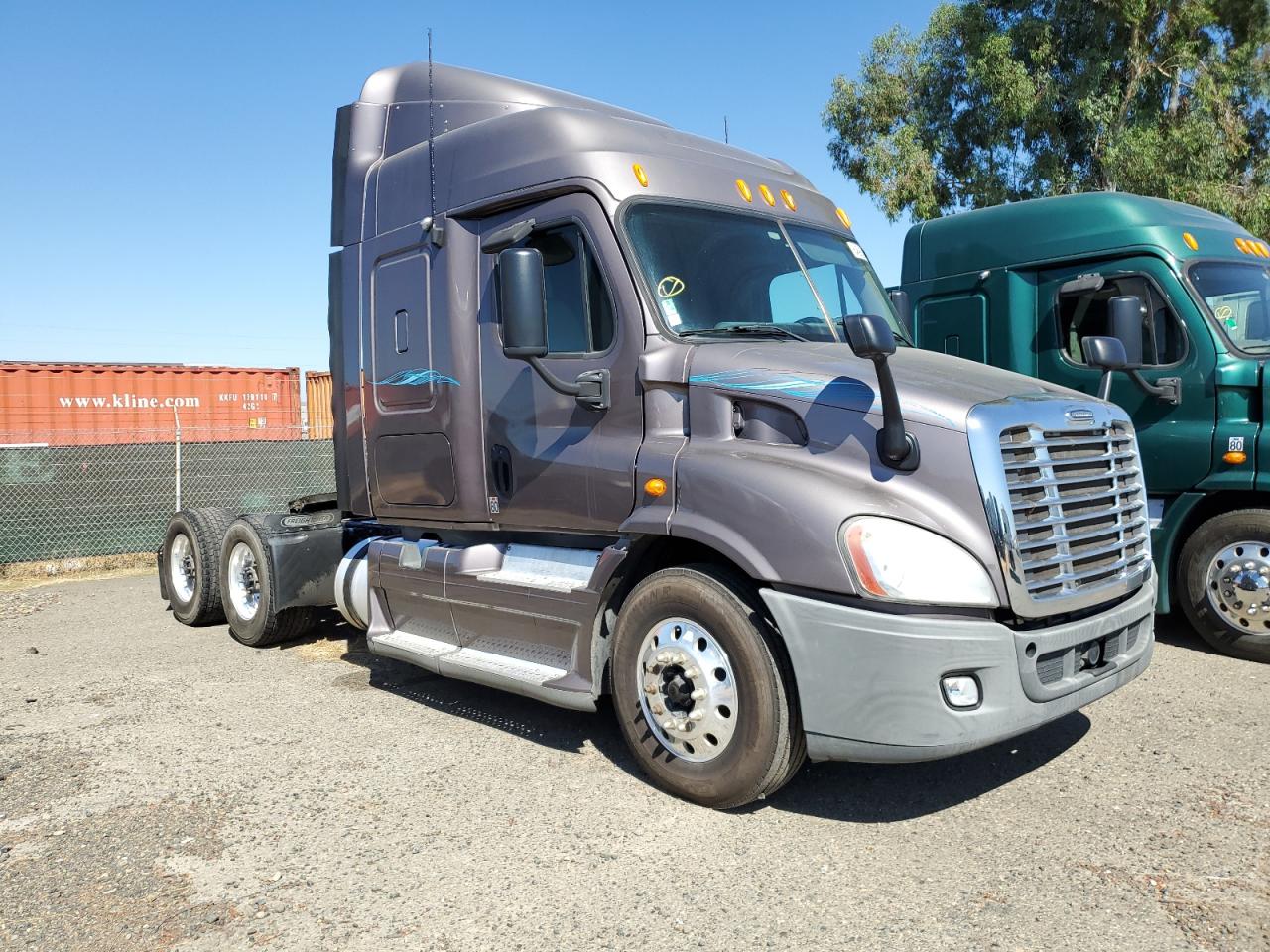 Lot #2750945332 2011 FREIGHTLINER CASCADIA 1