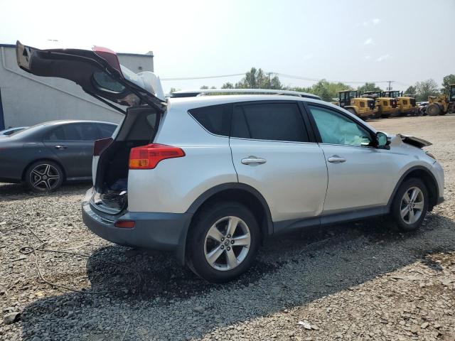 VIN 2T3RFREV9FW364436 2015 Toyota RAV4, Xle no.3