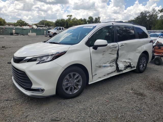 2021 TOYOTA SIENNA XLE - 5TDYRKEC2MS031311