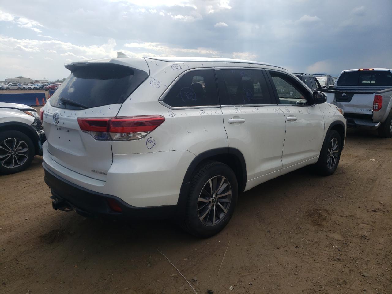 Lot #2826364104 2018 TOYOTA HIGHLANDER