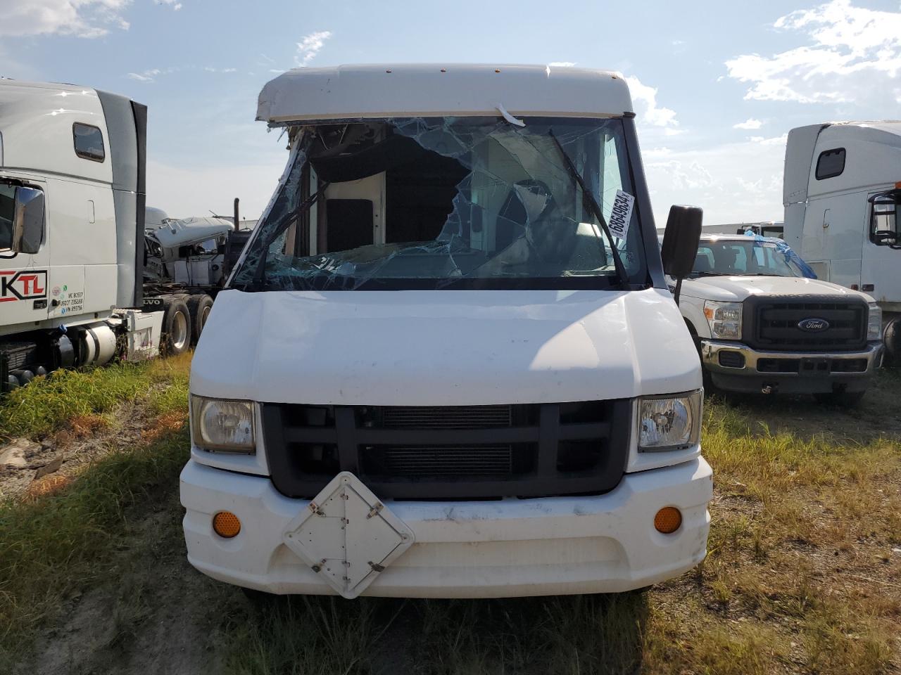 Lot #2808583674 2018 ISUZU NPR