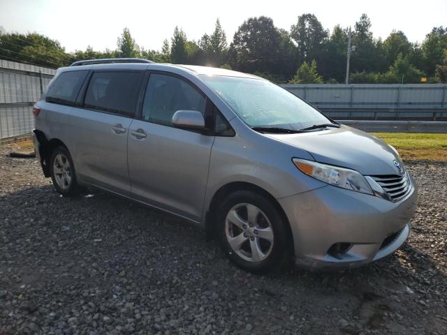 VIN 5TDKK3DC3FS573456 2015 Toyota Sienna, LE no.4