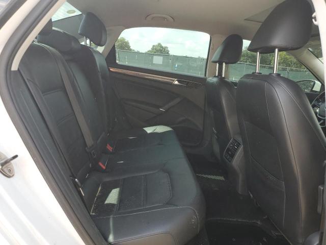 2016 VOLKSWAGEN PASSAT SE - 1VWBS7A36GC067647