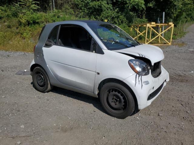 VIN WMEFJ5DA1GK124303 2016 SMART FORTWO no.4