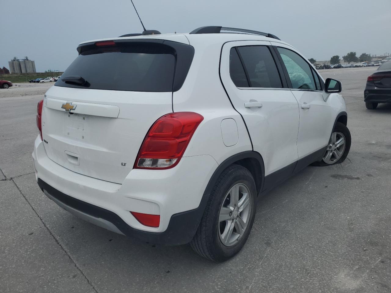 Lot #2989202681 2020 CHEVROLET TRAX 1LT