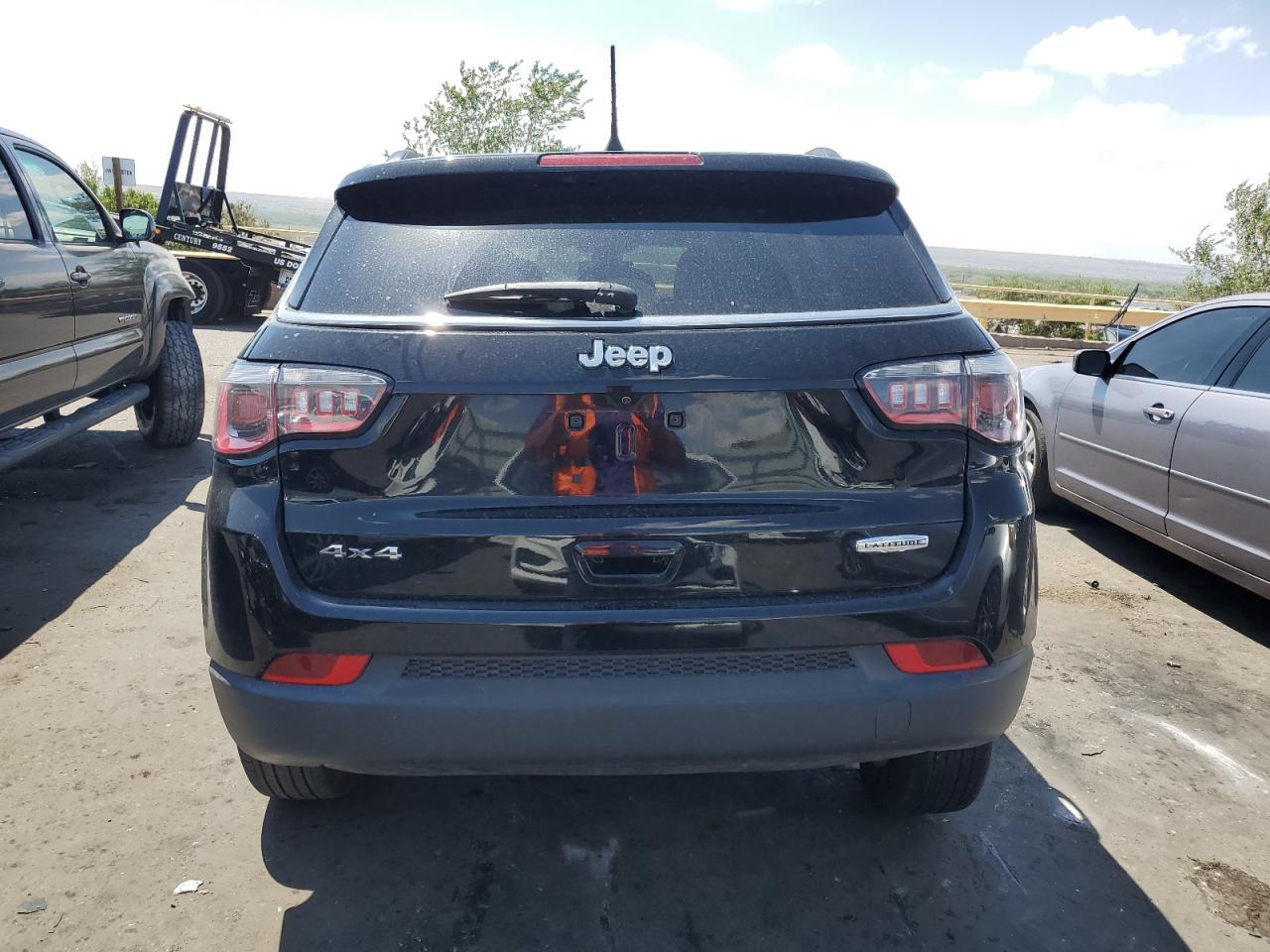 Lot #3021026236 2018 JEEP COMPASS LA