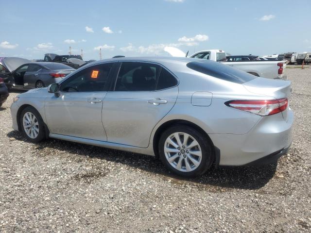 VIN 4T1B11HK3JU588967 2018 Toyota Camry, L no.2