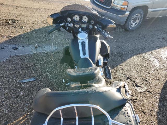 2011 HARLEY-DAVIDSON FLHX - 1HD1KBM13BB659144