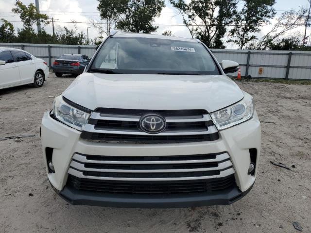 VIN 5TDKZRFH9HS513076 2017 Toyota Highlander, SE no.5