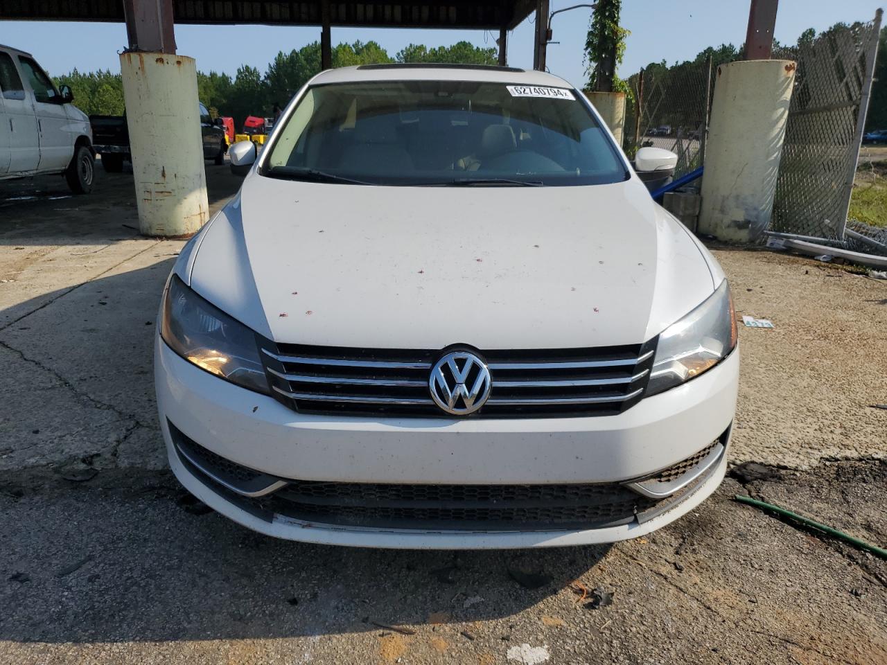 Lot #3028302802 2013 VOLKSWAGEN PASSAT SE