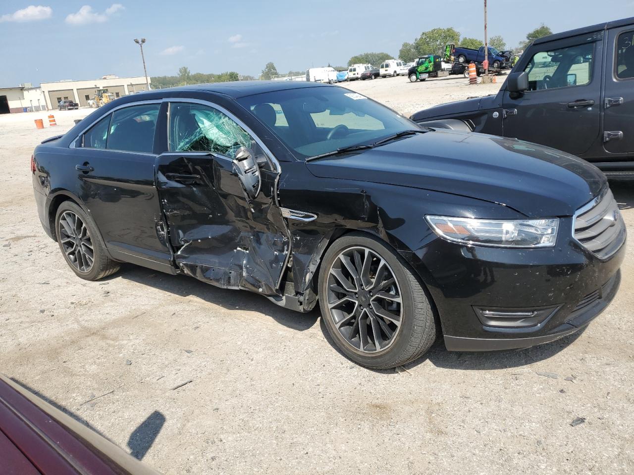 Lot #2843329574 2017 FORD TAURUS SEL