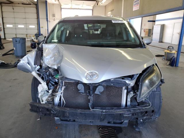 VIN 5TDXK3DC0FS686223 2015 Toyota Sienna, Sport no.5