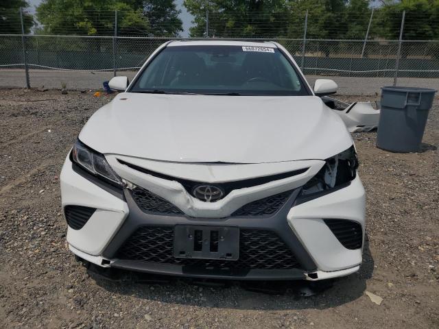 VIN 4T1B11HK0JU600279 2018 Toyota Camry, L no.5