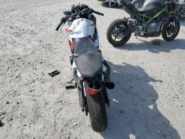 2013 YAMAHA FZ6 R JYARJ18E4DA010536