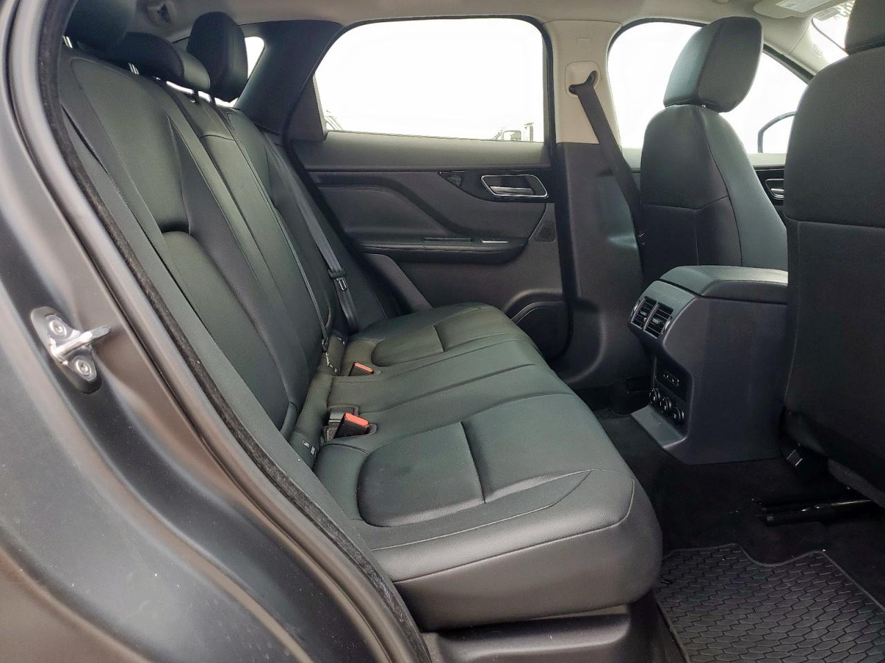 JAGUAR F-PACE PREMIUM