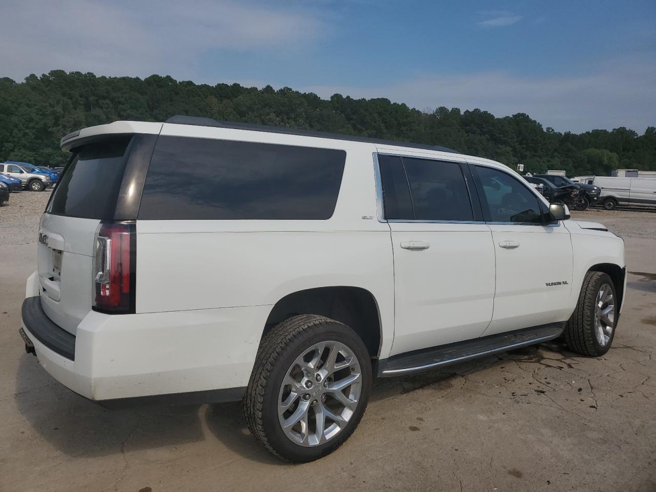 GMC YUKON C1500 SLT