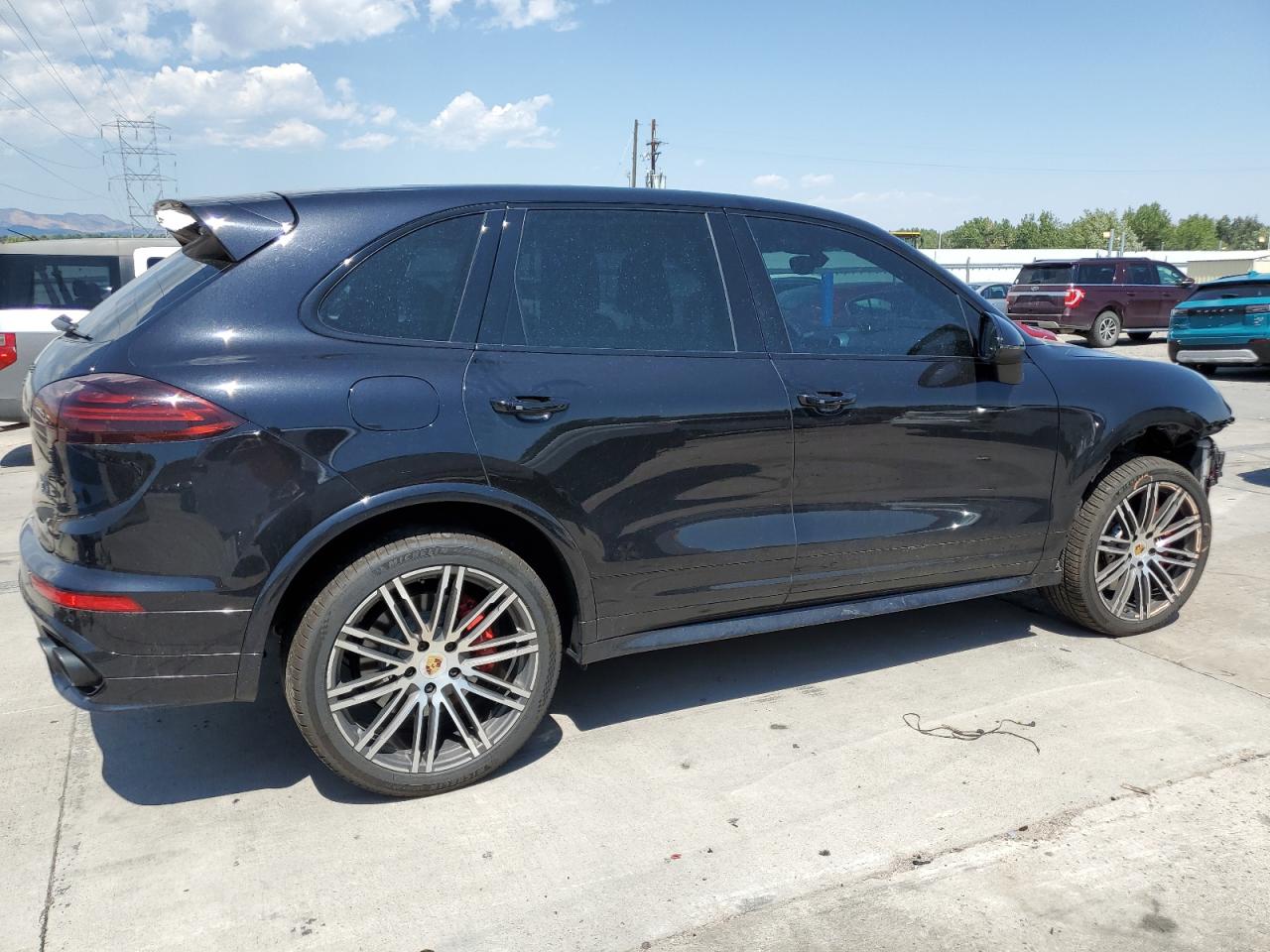 PORSCHE CAYENNE GTS