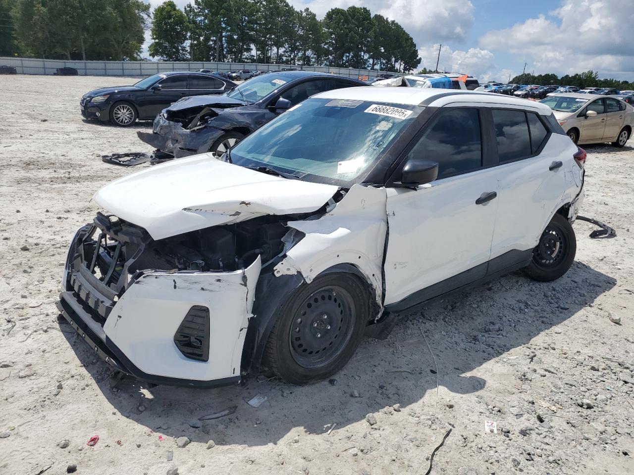 NISSAN KICKS S
