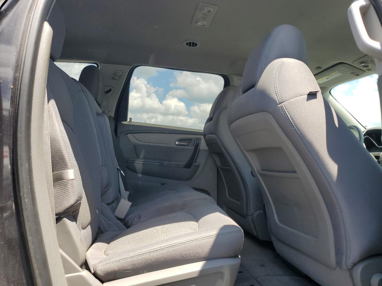 CHEVROLET TRAVERSE LS