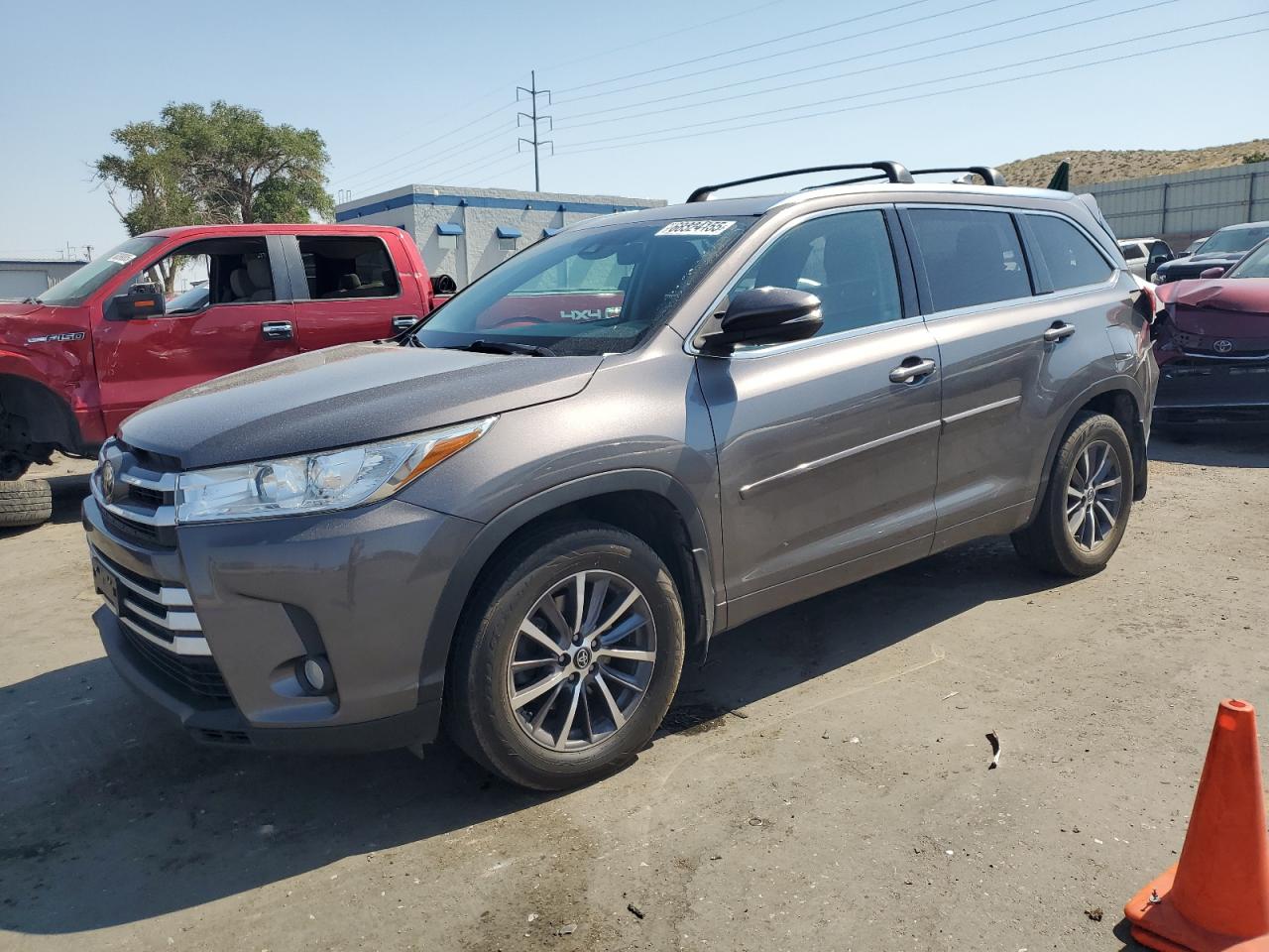 TOYOTA HIGHLANDER SE