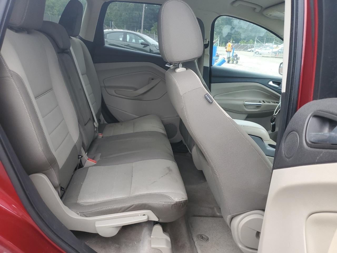 FORD ESCAPE SE
