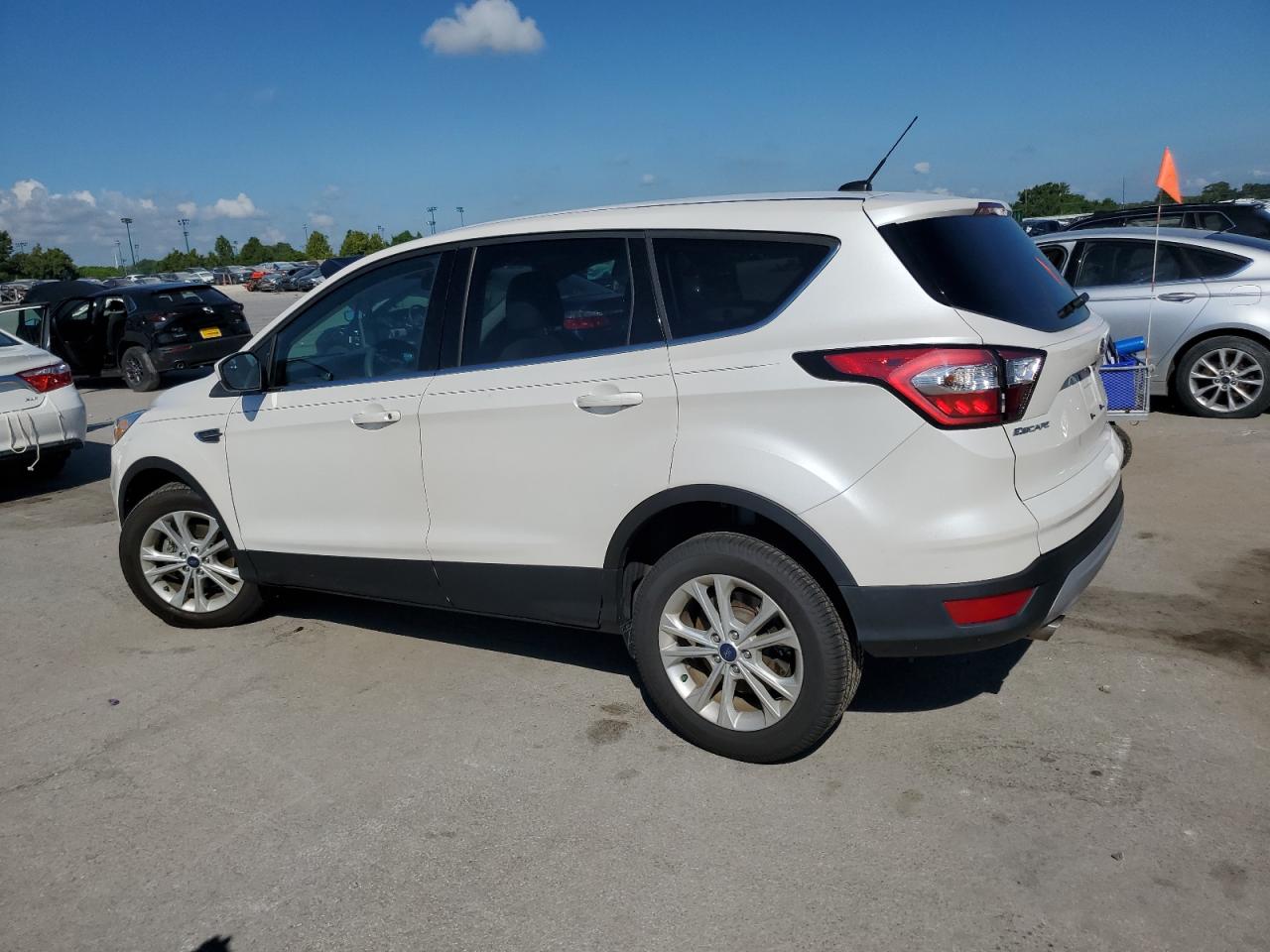 FORD ESCAPE SE