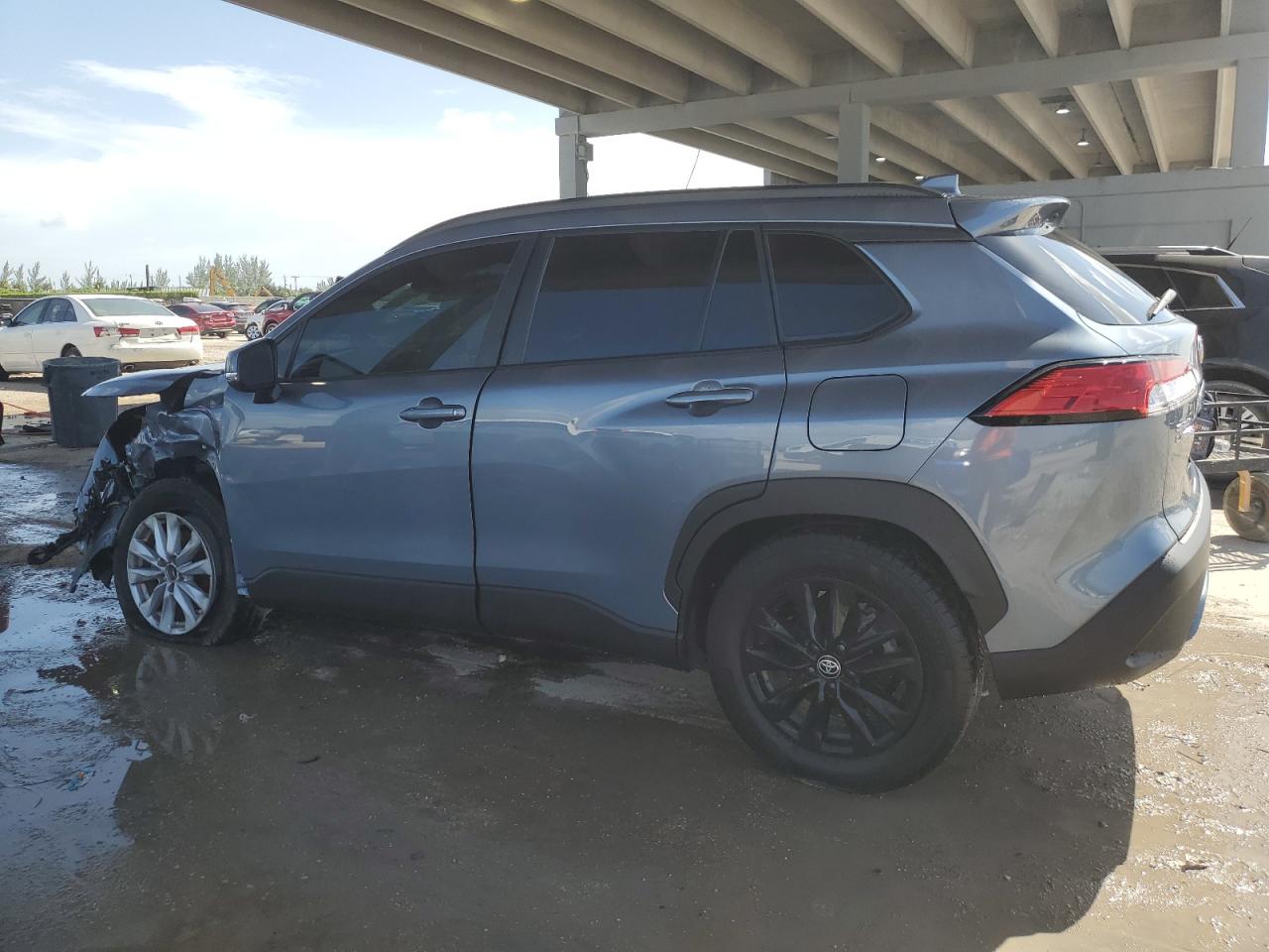 TOYOTA COROLLA CROSS LE