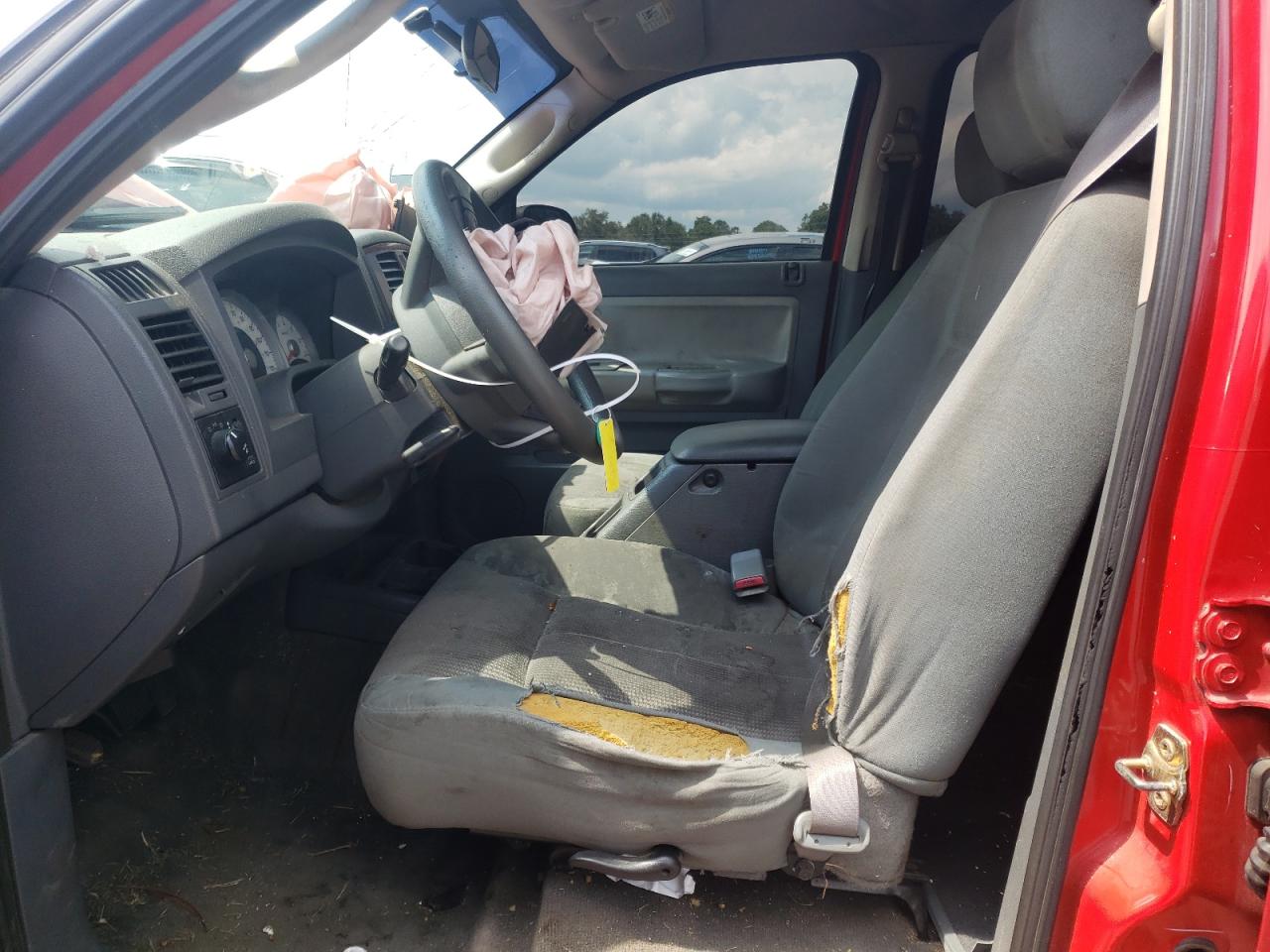 Lot #3242596570 2005 DODGE DAKOTA QUA