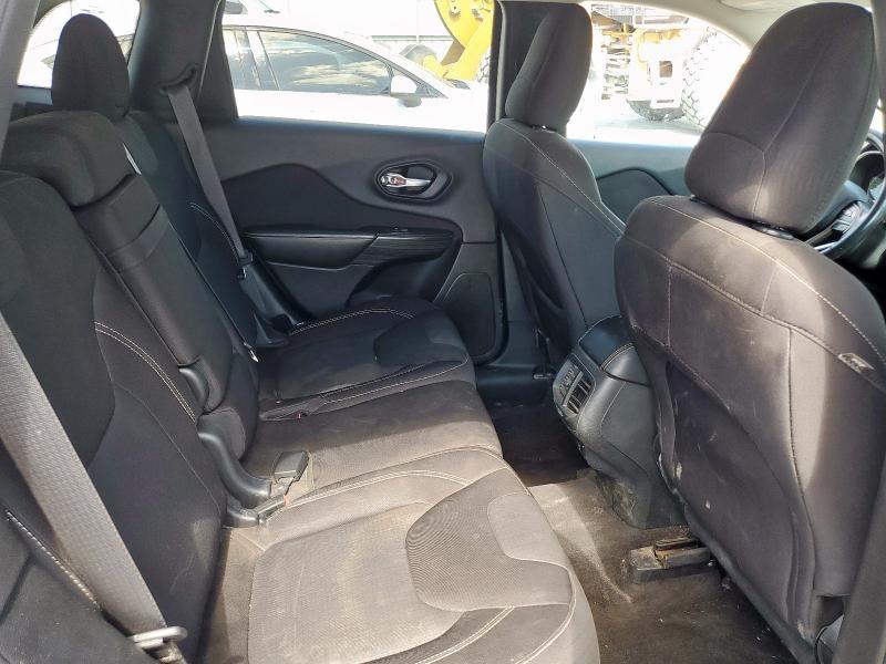 2015 JEEP CHEROKEE LATITUDE 1C4PJLCS8FW612432
