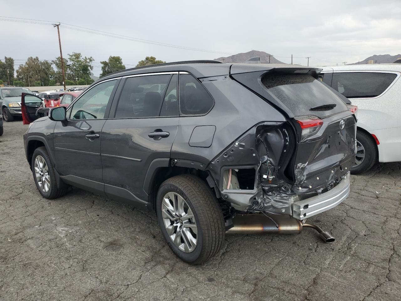 TOYOTA RAV4 XLE PREMIUM