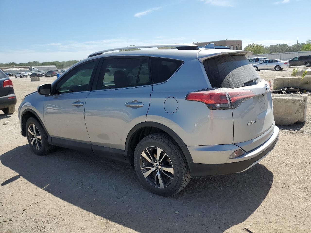 TOYOTA RAV4 XLE
