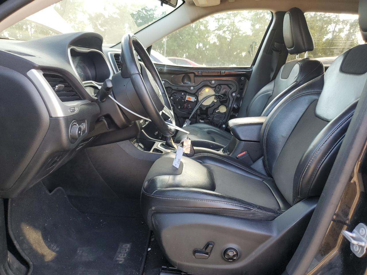 JEEP GRAND CHEROKEE LATITUDE PLUS