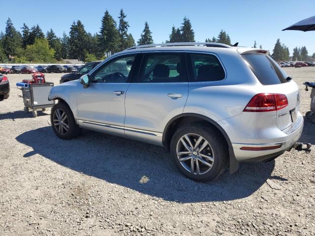 VOLKSWAGEN TOUAREG SP 2016 silver  gas WVGEF9BP5GD012789 photo #3