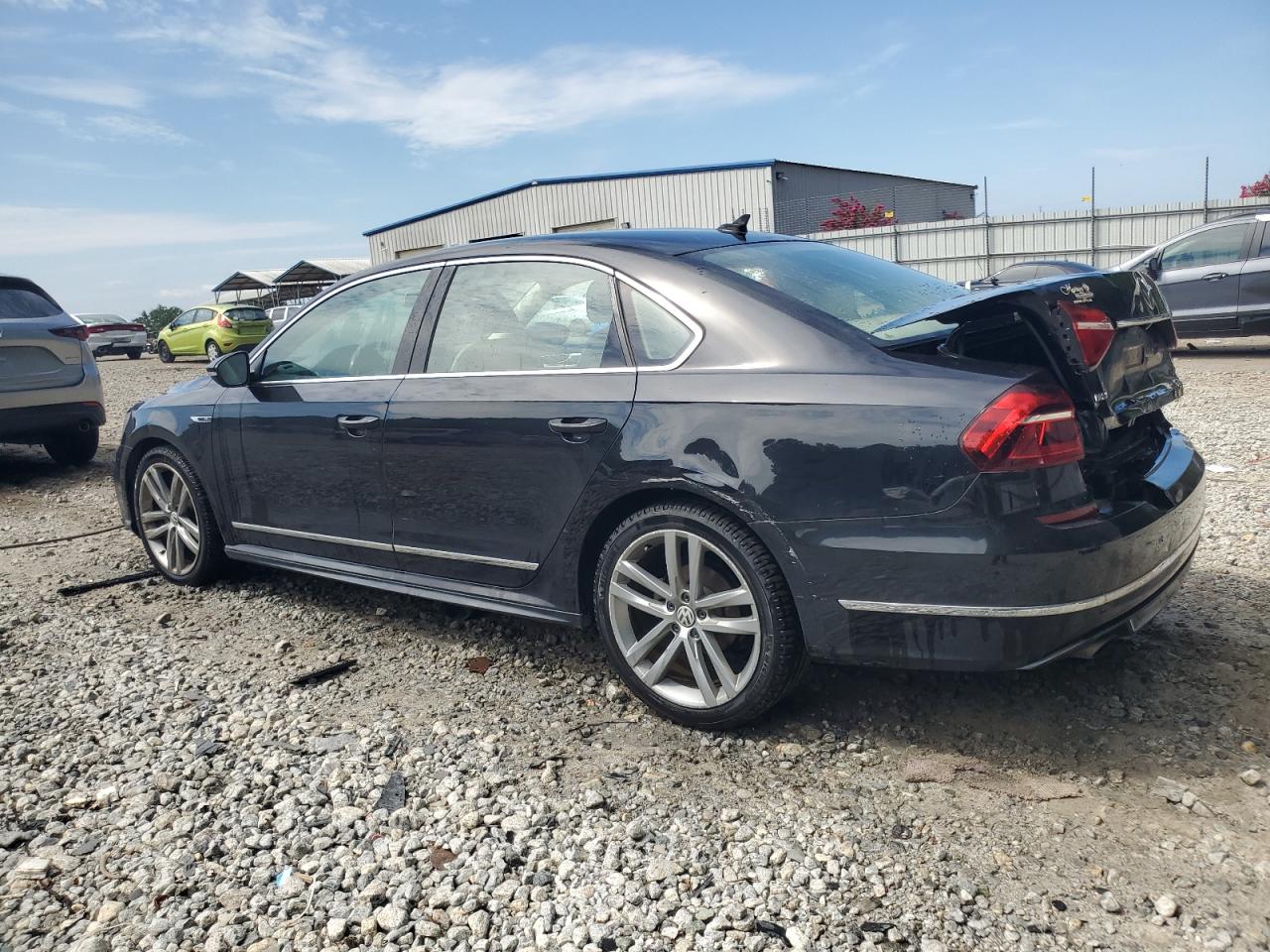 VOLKSWAGEN PASSAT R-LINE