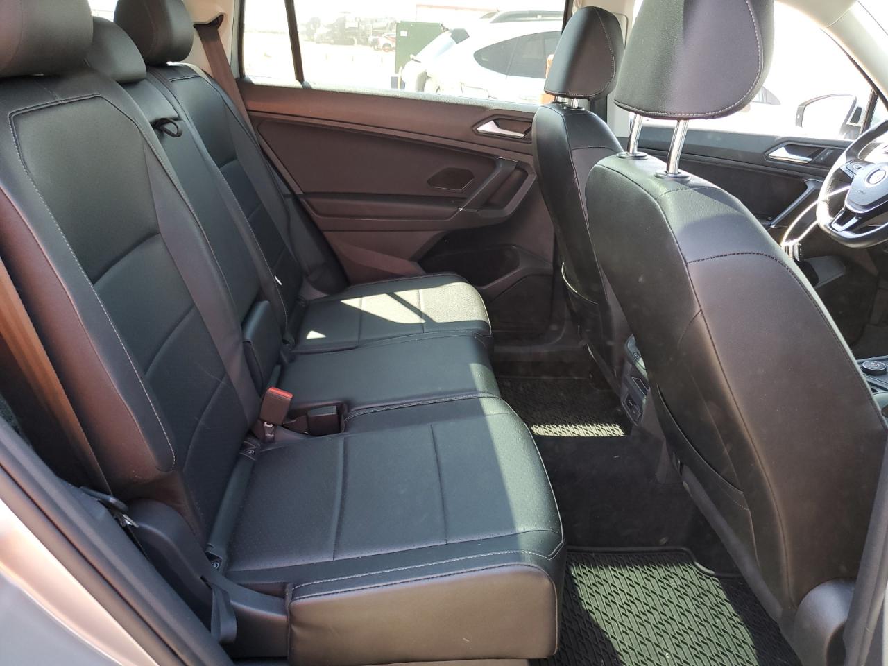 VOLKSWAGEN TIGUAN SE