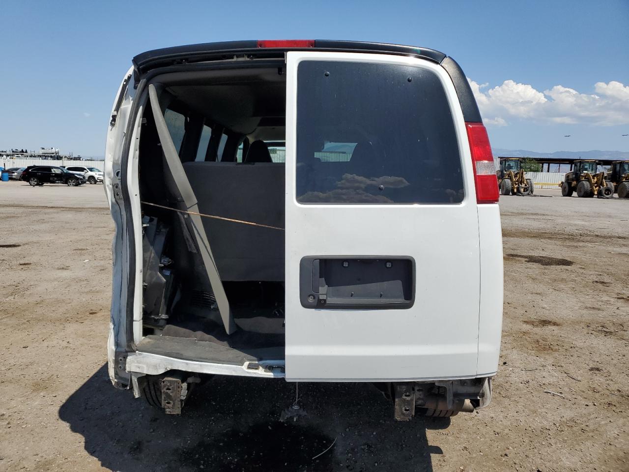 CHEVROLET EXPRESS LT