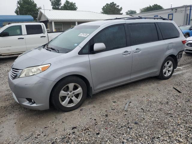 TOYOTA SIENNA LE