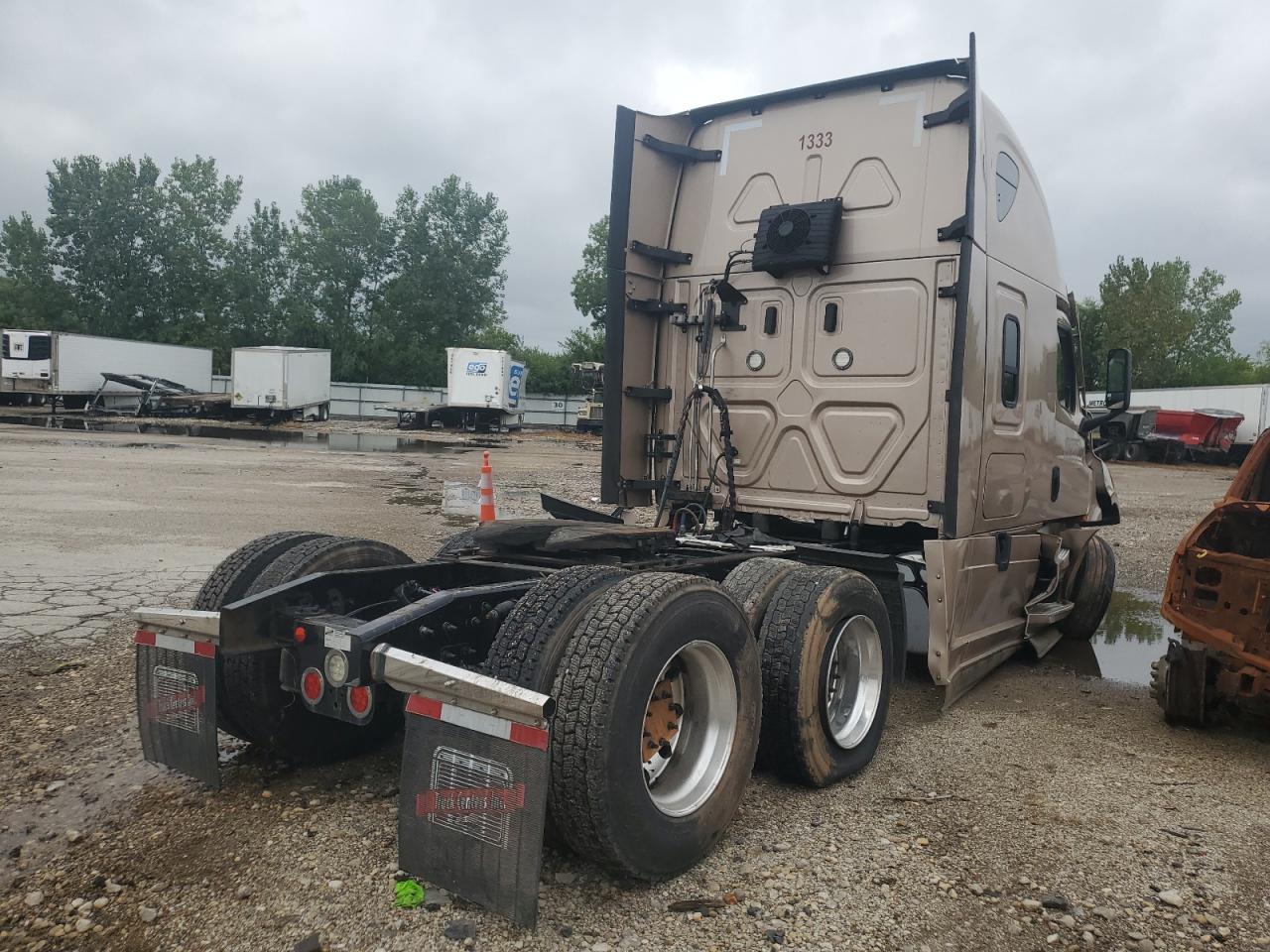 Lot #3298191037 2021 FREIGHTLINER CASCADIA 1
