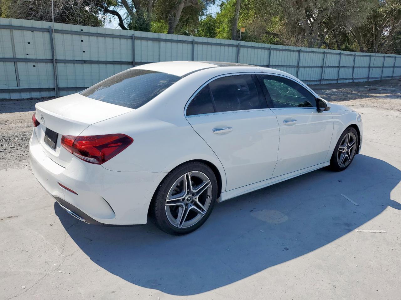 MERCEDES-BENZ A-CLASS 220