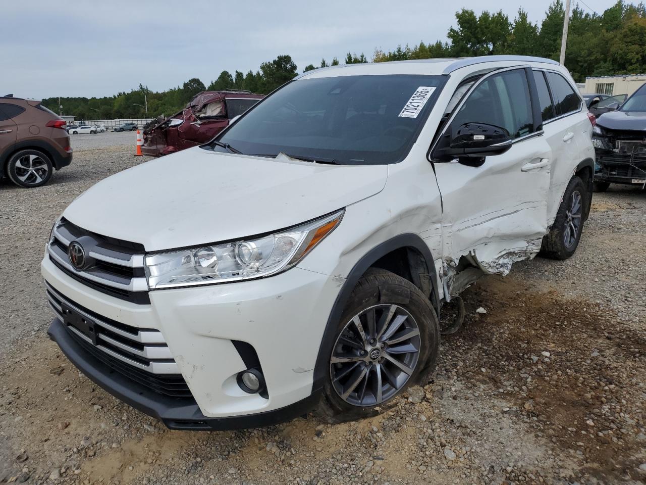 TOYOTA HIGHLANDER SE