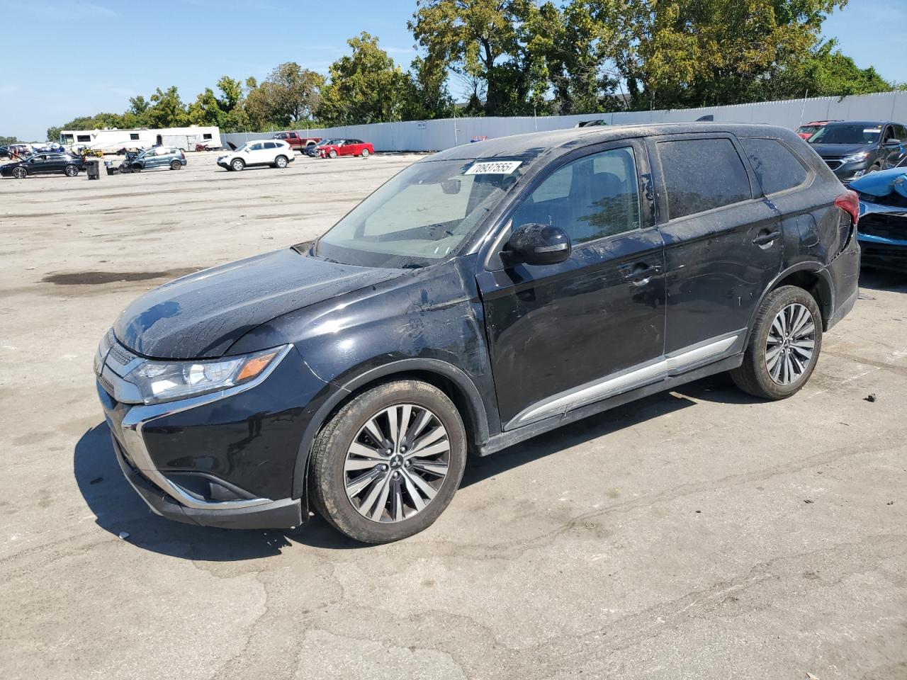 MITSUBISHI OUTLANDER SE