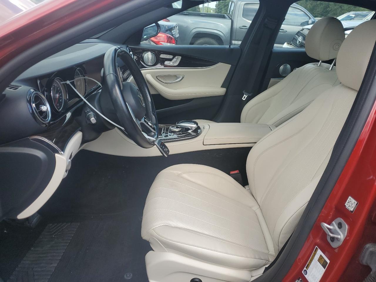 MERCEDES-BENZ E-CLASS 300